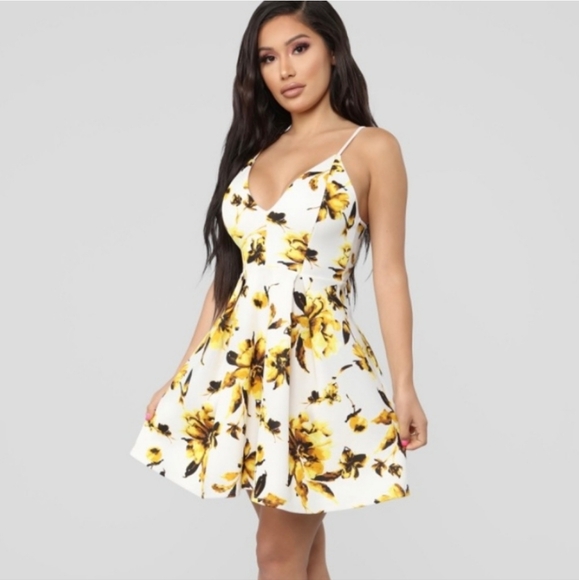 Fashion Nova Dresses - Picture 2 of 4